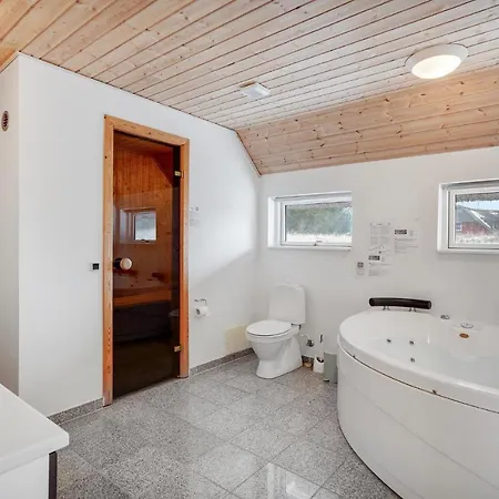 Amazing In Romo With Kitchen Holiday home *